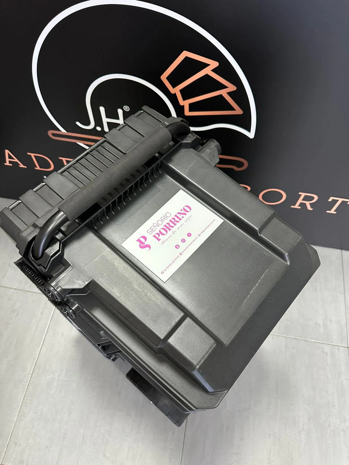 Carro Transporte Jamonero box negro Ref – P Con personalización incluida . - Imagen 6