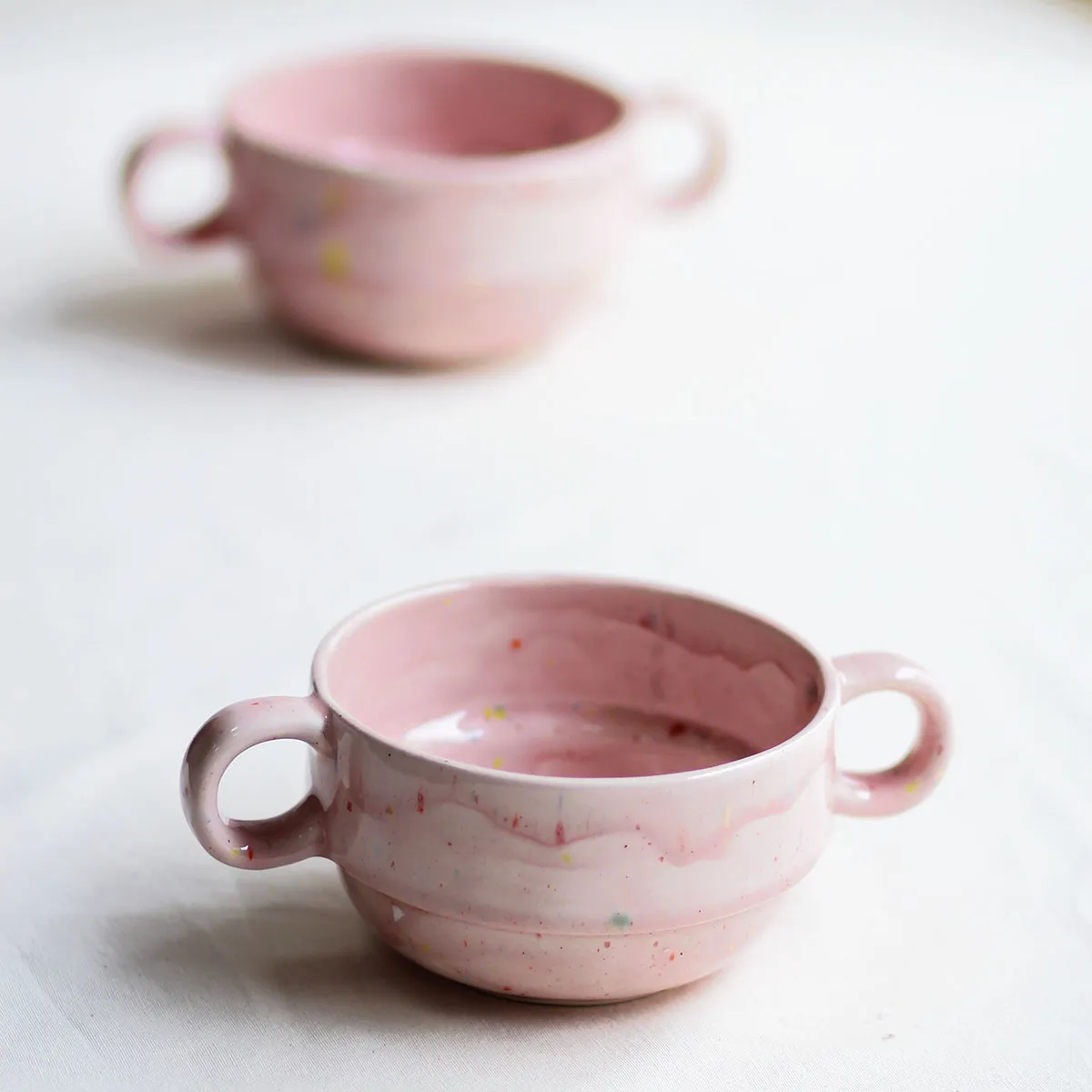 Cuenco con dos asas – Rosa – Colección pinceladas