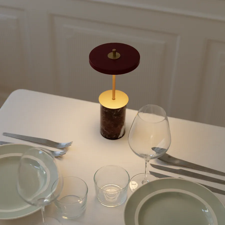 Lámpara de mesa portátil Asteria Move Mini en acero Red Marble - Imagen 5