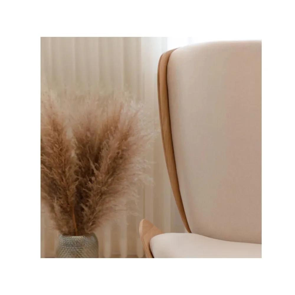 Sillón orejero The Reader en madera de roble tapizado White Sands - Imagen 5