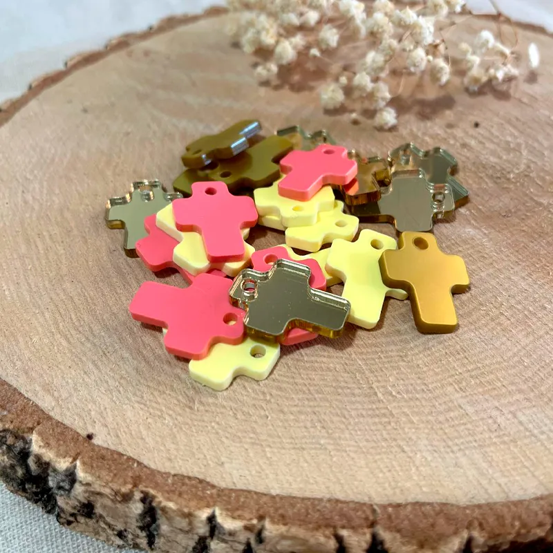 Pack de cruces acrílico para detalles invitados - Imagen 2