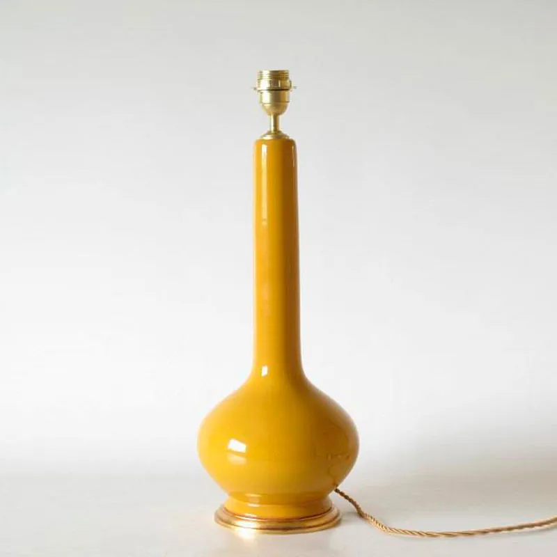 Lámpara cerámica alta en mostaza