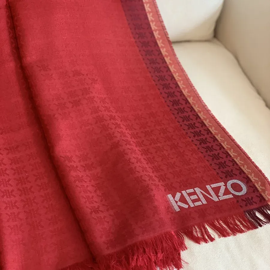 Manta roja mezcla de cashmere, seda y lino