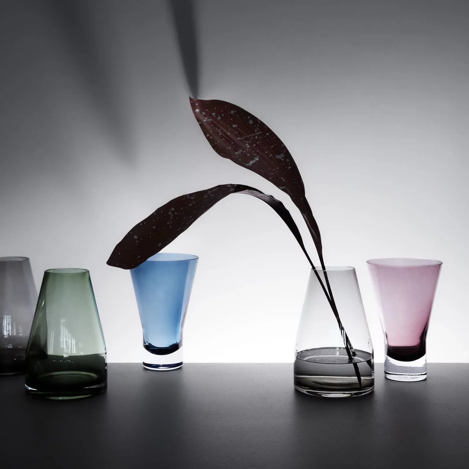 Florero de cristal negro - Imagen 3